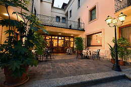 Hotel Acqui