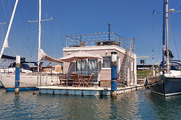 Grado Floating Resort