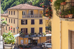 Bridge Hotel