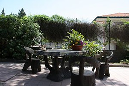 B&B Athena Garden