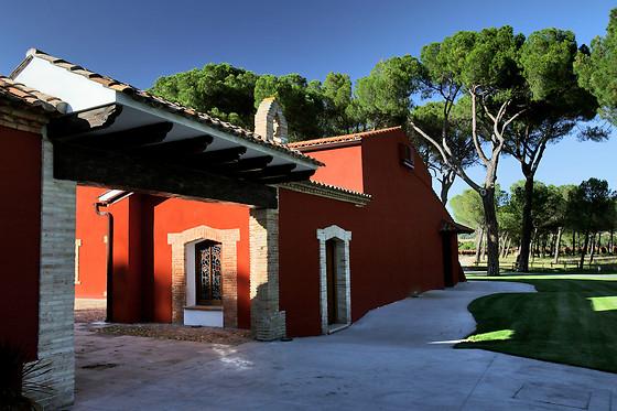 BODEGA FINCA VILLACRECES & BODEGA IZADI - photo 15