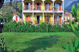 Larus Hotel