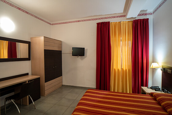 Hotel Insteia - photo 9