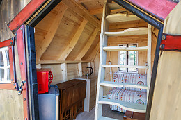 Le Petit Booth