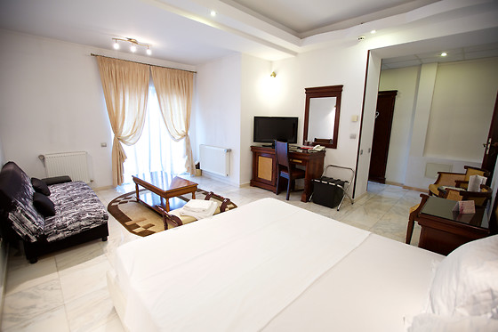 Hotel Bliss - photo 12