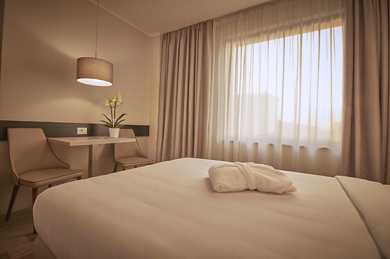 IH Hotels Milano Lorenteggio - photo 0