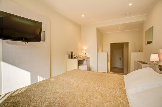 Ferretti Beach Hotel - photo 18