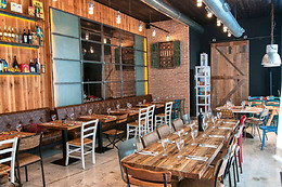 RESTAURANTE ITALIANO SALE & PEPE CASTAÑOS